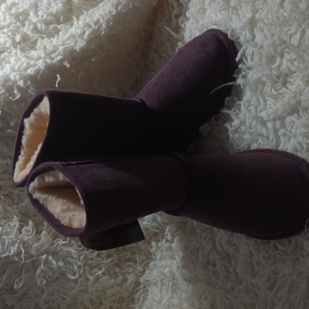 Bearpaw ankle length suede boots
